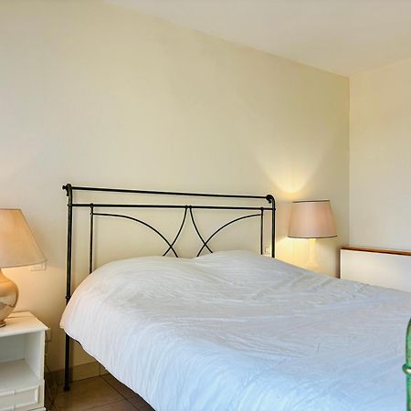 Somptueux 3 Pieces Vue Sur Piscine Villa Mandelieu Eksteriør bilde