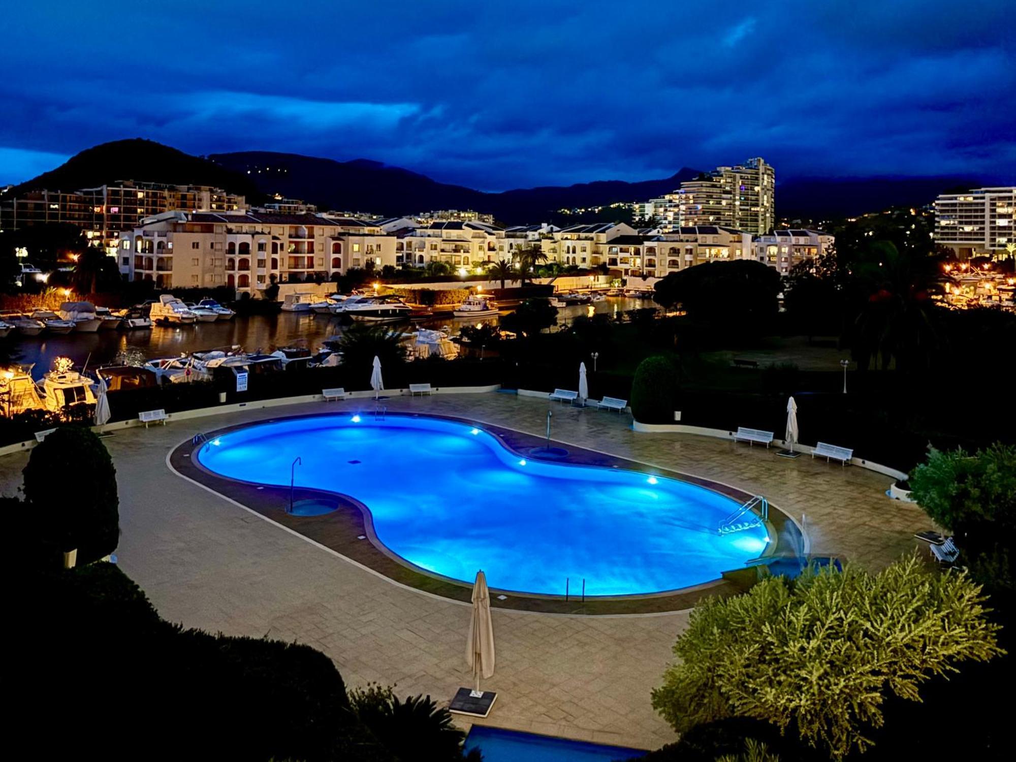 Somptueux 3 Pieces Vue Sur Piscine Villa Mandelieu Eksteriør bilde
