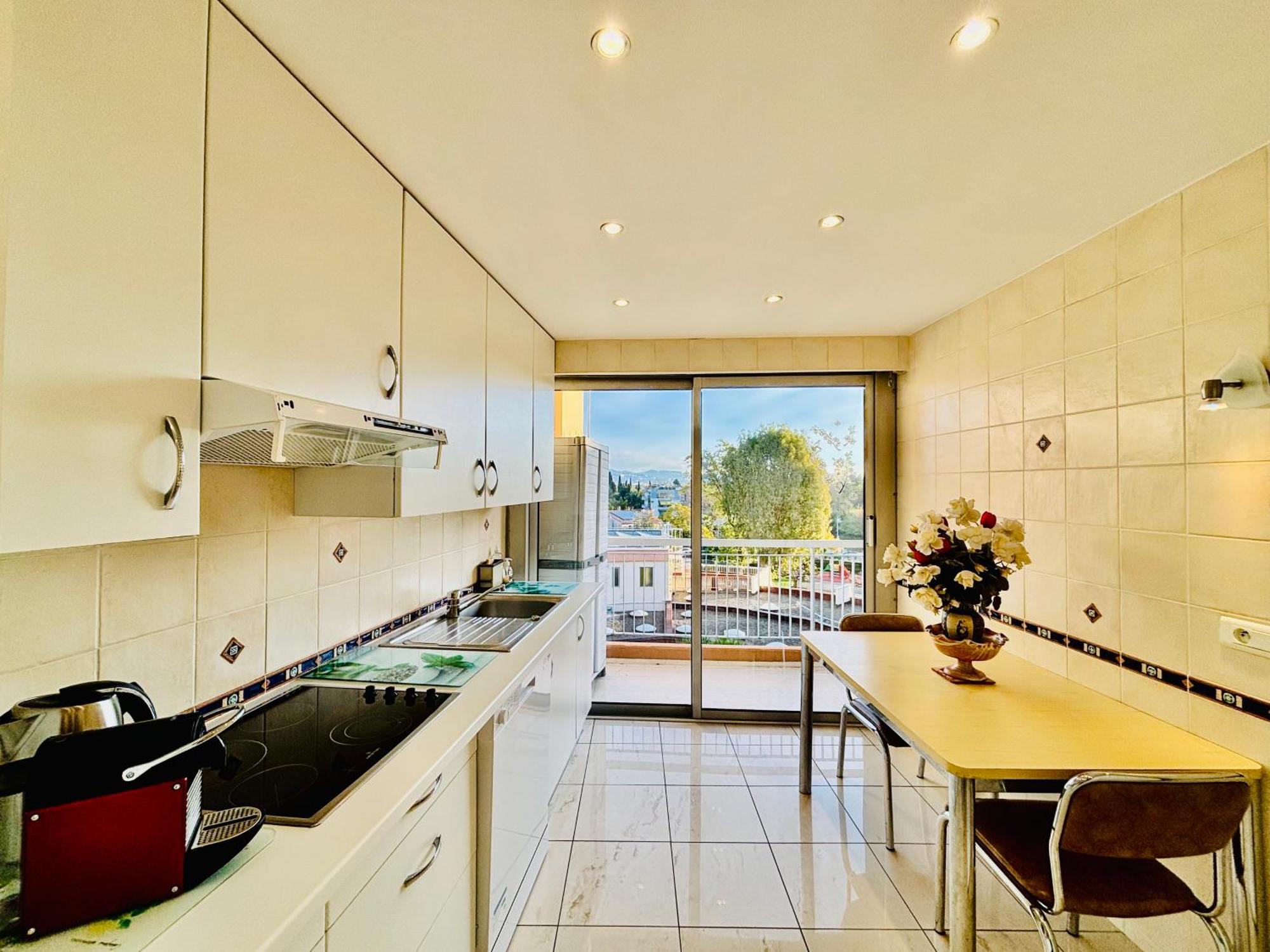Somptueux 3 Pieces Vue Sur Piscine Villa Mandelieu Eksteriør bilde